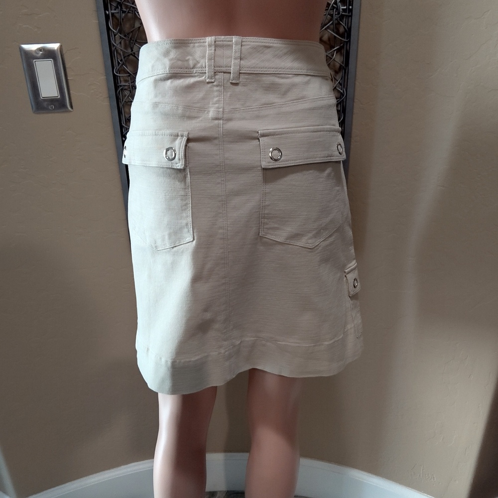 White House Black Market Khaki Cargo Mini Skirt - Picture 4 of 7